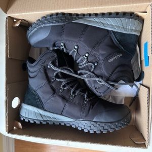 Columbia Pineknoll Omni-heat boot